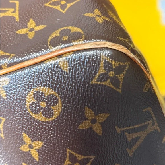 Louis Vuitton Tivoli Tan and Brown Monogram Shoulder Bag - Picture 9 of 16